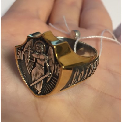 Статусный мужской перстень "Спаси и Сохрани" с изображением Ангела Хранителя из серебра 925 пробы с золотым покрытием фото