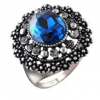 Претенциозное кольцо с стеклом и кристаллом, бижутерия фото