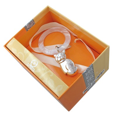 Красивая погремушка "Котик" из серебра 925 пробы на акриловом кольце, в подарочном футляре фото