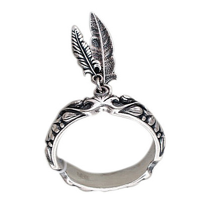 Добротное кольцо с подвесками-перьями из серебра 925 пробы с чернением фото
