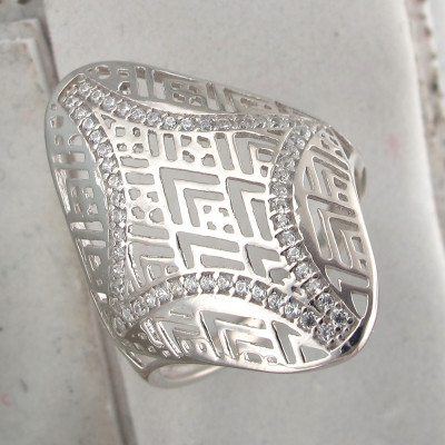 Ажурное кольцо с фианитами из серебра 925 пробы фото