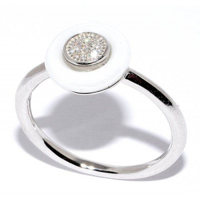 Кольцо с цирконами и керамикой из серебра 925 пробы цвет металла белый 2.54 гр. фото