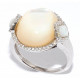 Кольцо с цирконами и перламутром из серебра 925 пробы цвет металла белый 5.65 гр.