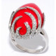 Кольцо с цирконами и кораллом из серебра 925 пробы цвет металла белый 9.69 гр.