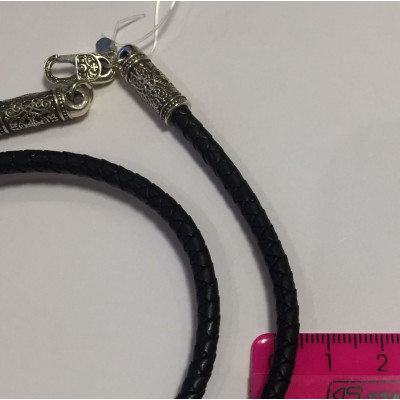 Черный кожаный шнурок с молитвой "Спаси мя" с концевиками из серебра 925 пробы с чернением фото