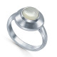 Кольцо с перламутром из серебра 925 пробы цвет металла белый 4.05 гр.
