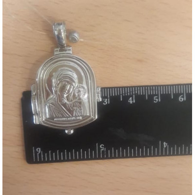 Казанская Божья Матерь иконка- ладанка на шею  из серебра 925 пробы фото