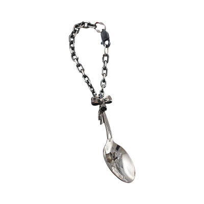 Брелок для ключей "Ложка с бантом" из серебра 925 пробы с чернением в подарочном футляре фото