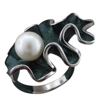 Кольцо с эмалью и жемчугом из серебра 925 пробы фото