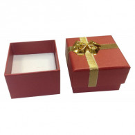 Футляр картонный с бантиком под кольцо или серьги красный (50x50x35 мм) фото