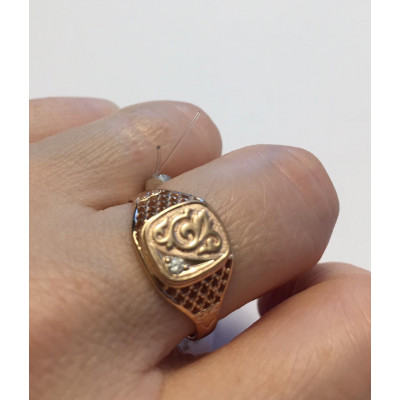 Мужской перстень с молитвой "Господи, спаси и сохрани" с изображением лилии и фианитом Swarovski из золота 585 пробы фото