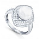 Кольцо с цирконами и жемчугом из серебра 925 пробы цвет металла белый 4.23 гр.
