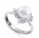 Кольцо с цирконами и жемчугом из серебра 925 пробы цвет металла белый 2.92 гр.