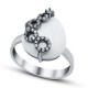 Кольцо с цирконом и ониксом из серебра 925 пробы цвет металла белый 3.53 гр.