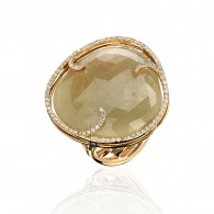 Кольцо с корундом и бриллиантом из желтого золота 585 пробы фото