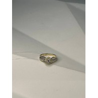 Кольцо с фианитом из комбинированного золота 585 пробы фото