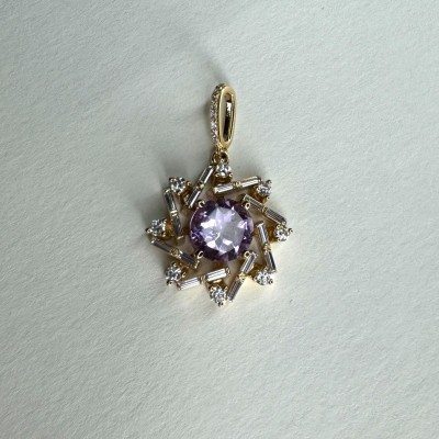 Подвеска с аметистом и  фианитом из красного золота 585 пробы фото