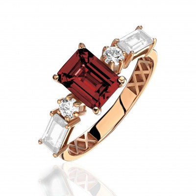 Кольцо с гранатом и  фианитом из красного золота 585 пробы фото