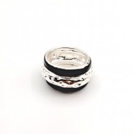 Кольцо с кристаллом и керамикой фото