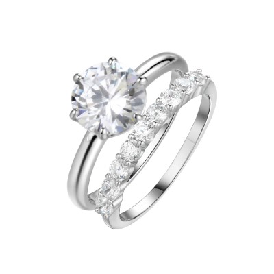 Кольцо с цирконом из серебра 925 пробы фото