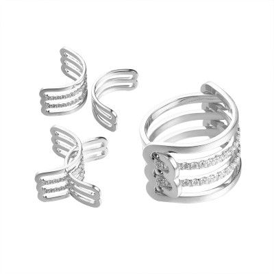 Кольцо с цирконом из серебра 925 пробы фото