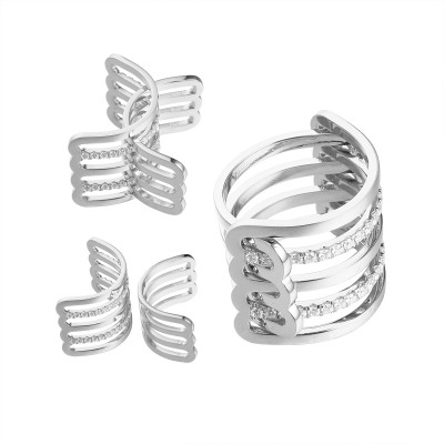 Кольцо с цирконом из серебра 925 пробы фото