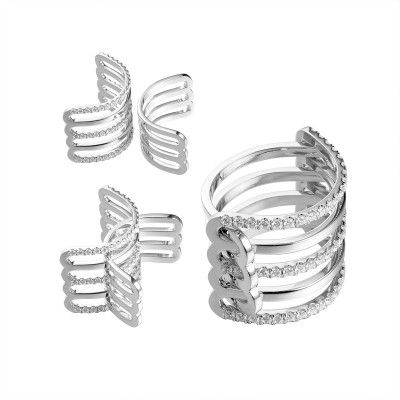 Кольцо с цирконом из серебра 925 пробы фото