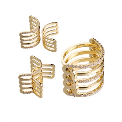 Кольцо с цирконом из серебра 925 пробы фото