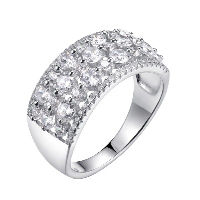 Кольцо с цирконом из серебра 925 пробы фото