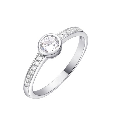 Кольцо с цирконом из серебра 925 пробы фото