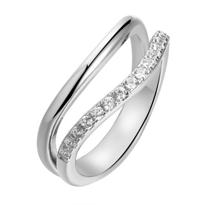 Кольцо с цирконом из серебра 925 пробы фото