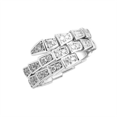 Кольцо с цирконом из серебра 925 пробы фото