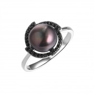 Кольцо с жемчугом и шпинелью из серебра 925 пробы фото