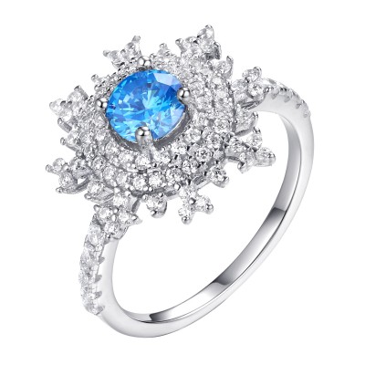 Кольцо с цирконом из серебра 925 пробы фото