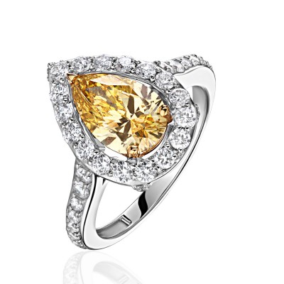 Кольцо с бриллиантом из комбинированного золота 585 пробы фото