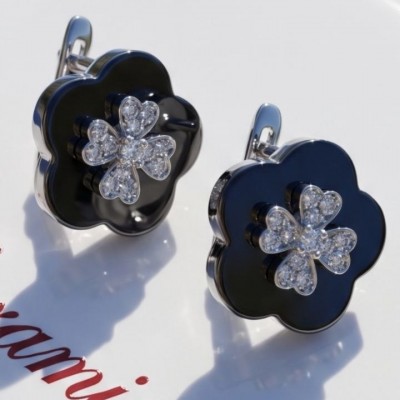 Серьги с цирконом и керамикой из серебра 925 пробы фото